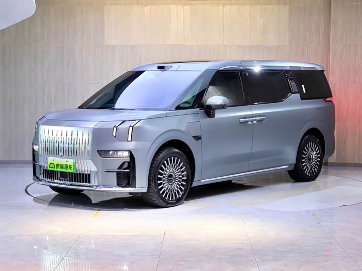 Zeekr 009 2024 2024款 六座行政版四驱 108kWh