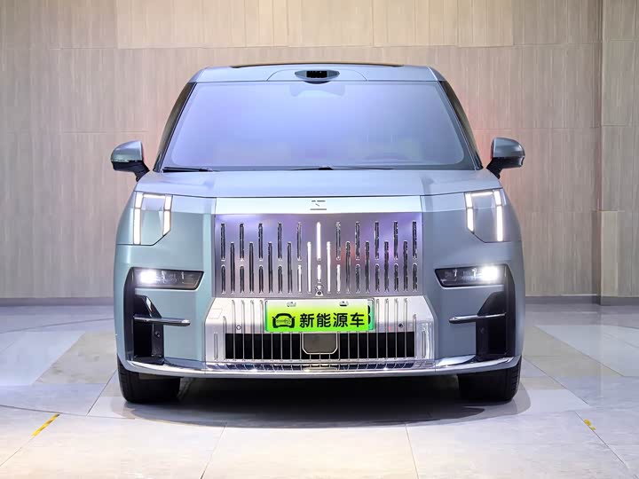 Zeekr 009 2024 2024款 六座行政版四驱 108kWh