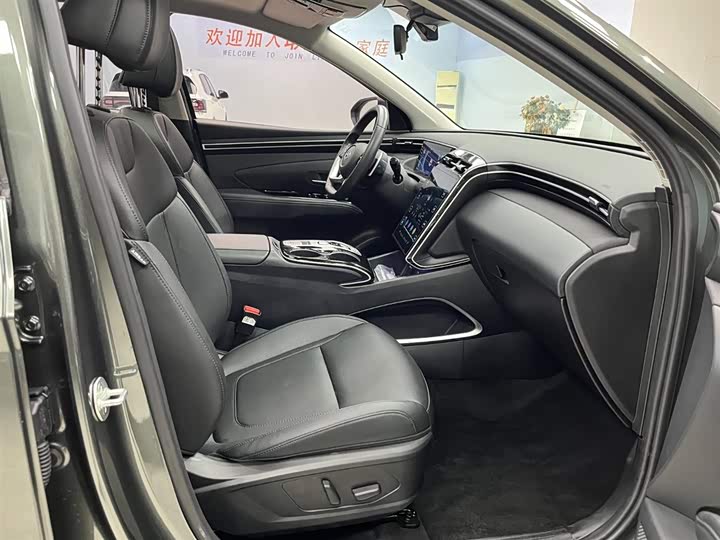 Hyundai Tucson L 2023 2023款 途胜L 1.5T 自动两驱LUX尊贵版