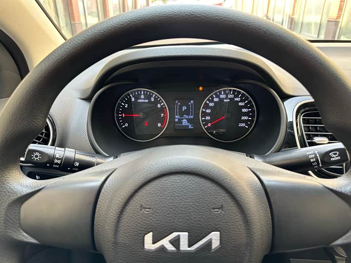 Kia Pegas 2020 2020款 改款 1.4L 自动舒适天窗版