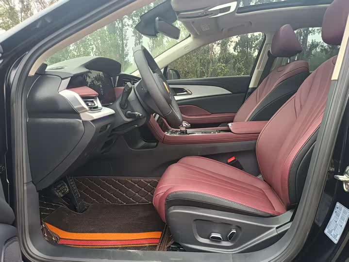 Hongqi H5 2025 2025款 2.0T 自动旗畅版