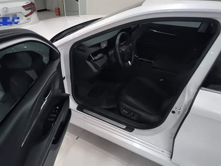 Toyota Camry 2024 2024款 双擎 2.0HGVP 豪华版