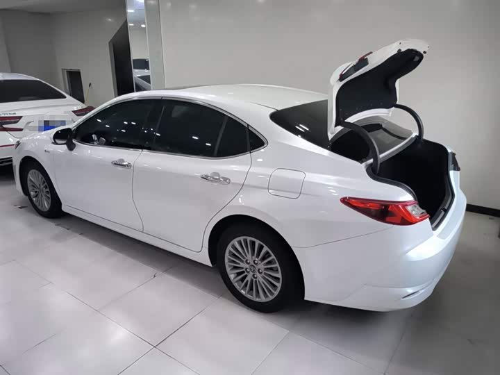 Toyota Camry 2024 2024款 双擎 2.0HGVP 豪华版