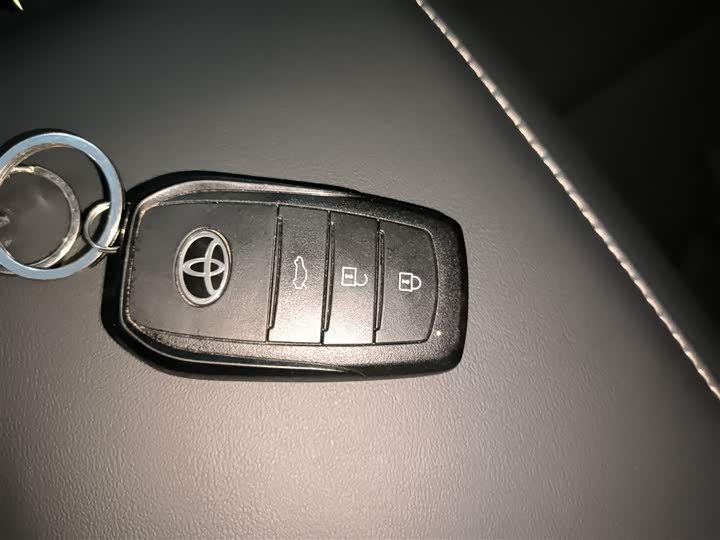 Toyota Camry 2024 2024款 双擎 2.0HGVP 豪华版