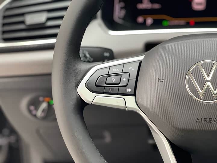 Volkswagen Tayron 2024 2024款 330TSI 两驱豪华Plus进阶版