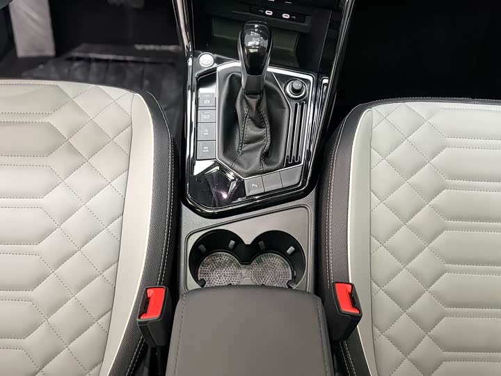 Volkswagen Tayron 2024 2024款 330TSI 两驱豪华Plus进阶版