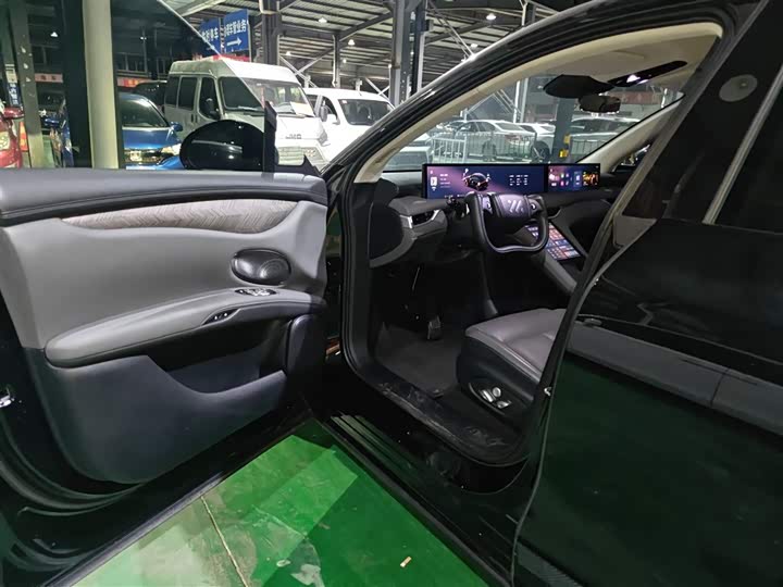 IM motors LS6 2025 2025款 超强性能灵蜥智享版