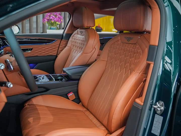 Bentley Flying Spur 2023 2023款 4.0T V8 雅度版