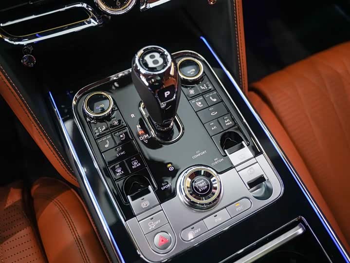 Bentley Flying Spur 2023 2023款 4.0T V8 雅度版