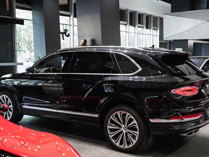 Bentley Bentayga 2024 2024款 4.0T V8 长轴距雅度版