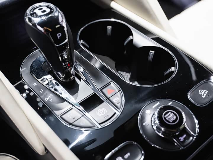 Bentley Bentayga 2024 2024款 4.0T V8 长轴距雅度版