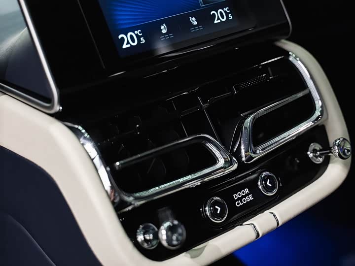 Bentley Bentayga 2024 2024款 4.0T V8 长轴距雅度版