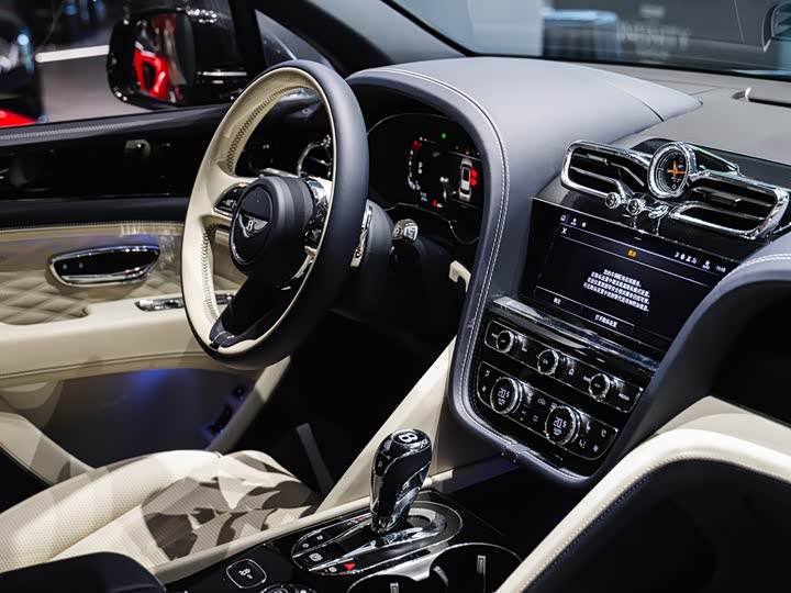 Bentley Bentayga 2024 2024款 4.0T V8 长轴距雅度版
