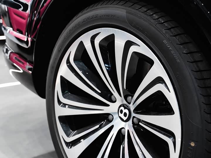 Bentley Bentayga 2024 2024款 4.0T V8 长轴距雅度版