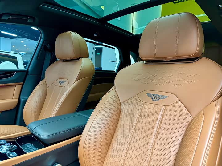 Bentley Bentayga 2024 2024款 4.0T V8 长轴距版