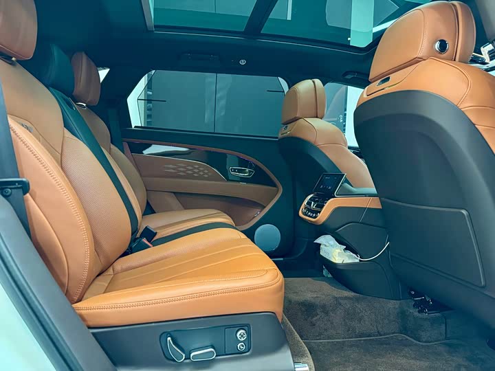 Bentley Bentayga 2024 2024款 4.0T V8 长轴距版