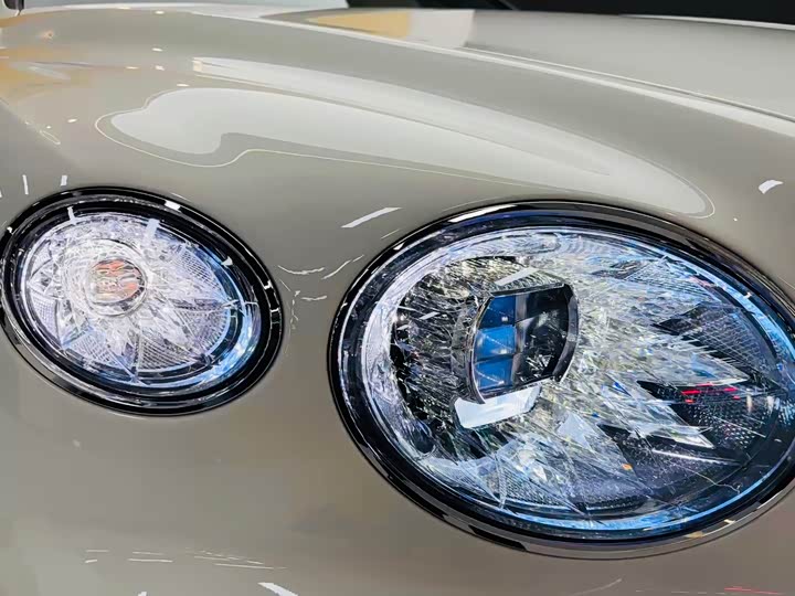 Bentley Bentayga 2024 2024款 4.0T V8 长轴距版