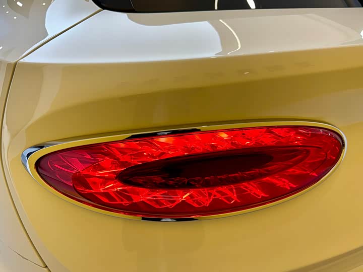 Bentley Bentayga 2024 2024款 4.0T V8 长轴距版