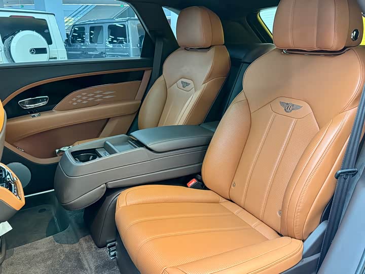 Bentley Bentayga 2024 2024款 4.0T V8 长轴距版