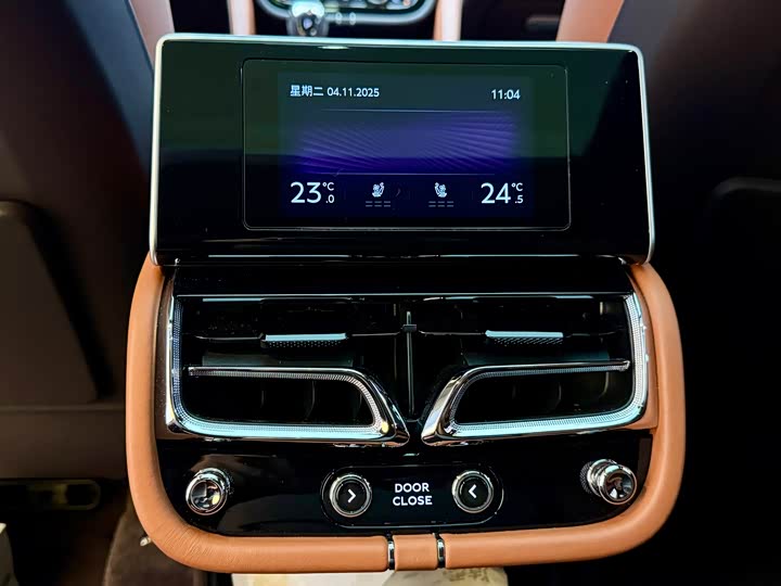 Bentley Bentayga 2024 2024款 4.0T V8 长轴距版