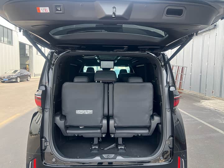 Toyota Vellfire 2024 2024款 皇冠 双擎 2.5L 至尊行政版