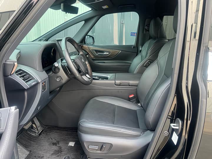 Toyota Vellfire 2024 2024款 皇冠 双擎 2.5L 至尊行政版