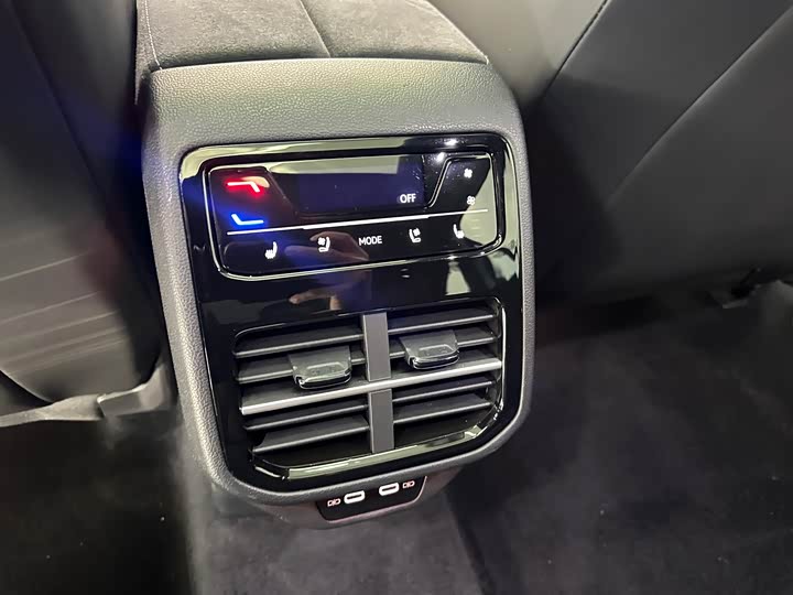 Volkswagen Passat 2025 2025款 Pro 380TSI 星空龙尊版