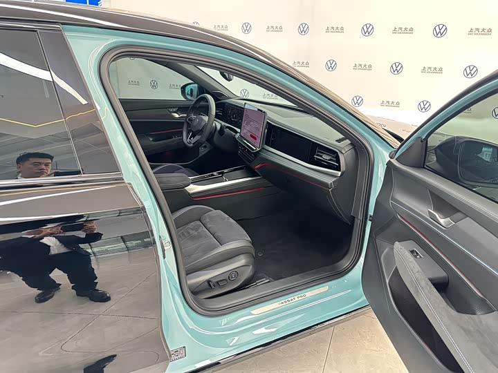 Volkswagen Passat 2025 2025款 Pro 380TSI 星空龙尊版