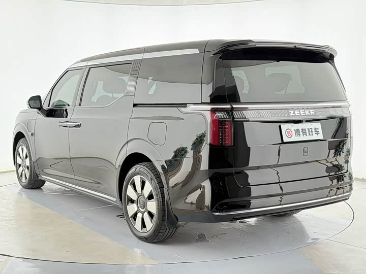 Zeekr 009 2024 2024款 六座行政版四驱 108kWh