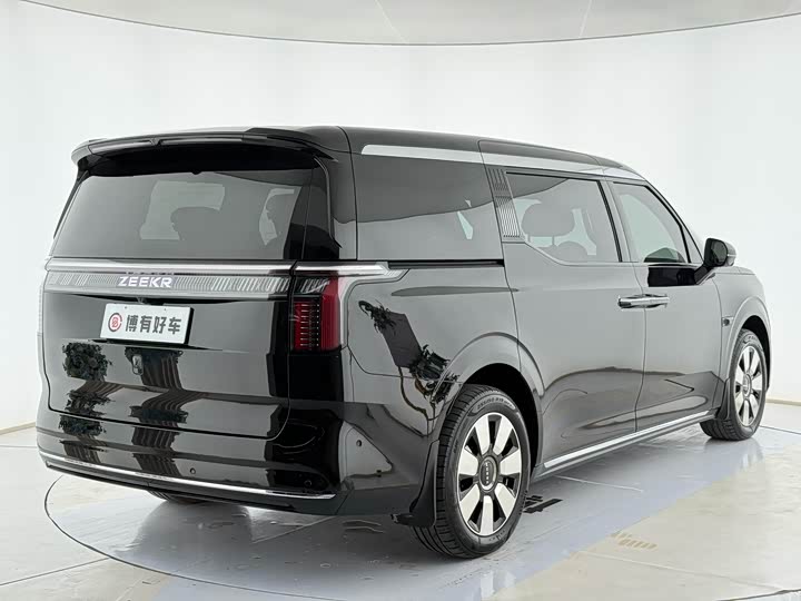 Zeekr 009 2024 2024款 六座行政版四驱 108kWh