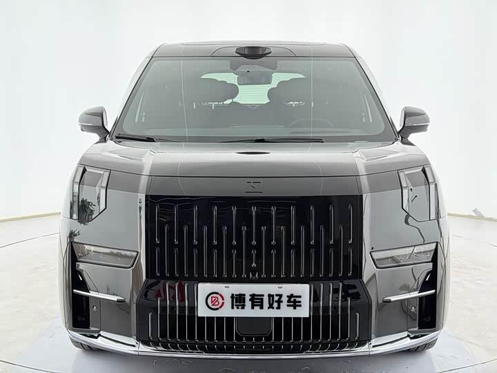 Zeekr 009 2024 2024款 六座行政版四驱 108kWh