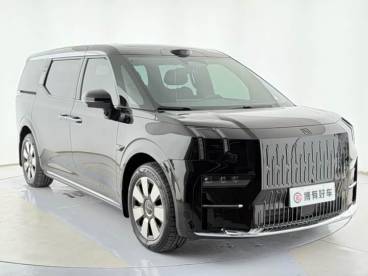 Zeekr 009 2024 2024款 六座行政版四驱 108kWh