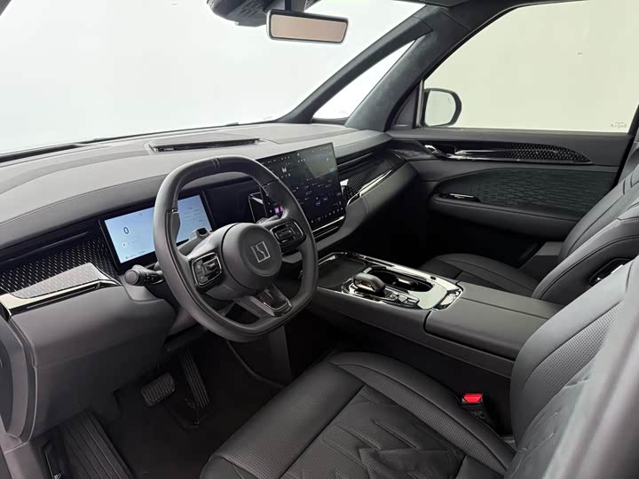 Zeekr 009 2024 2024款 六座行政版四驱 108kWh