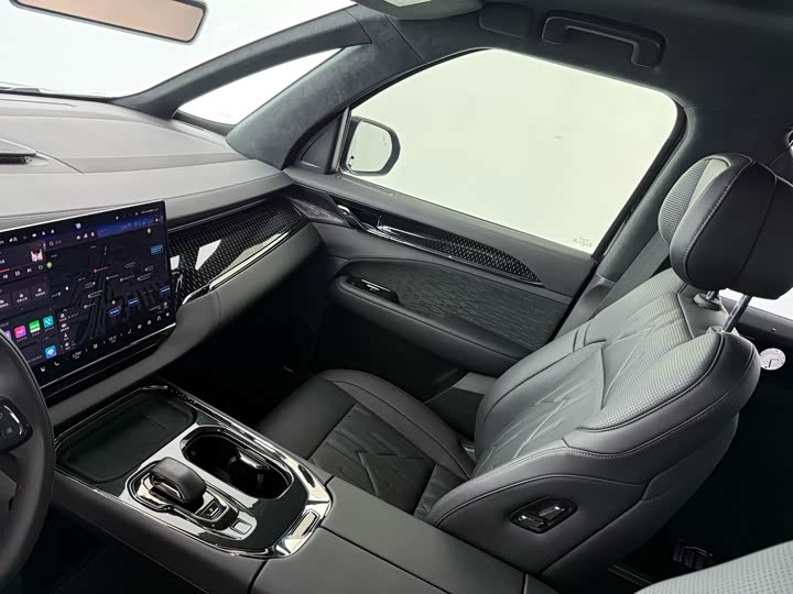 Zeekr 009 2024 2024款 六座行政版四驱 108kWh