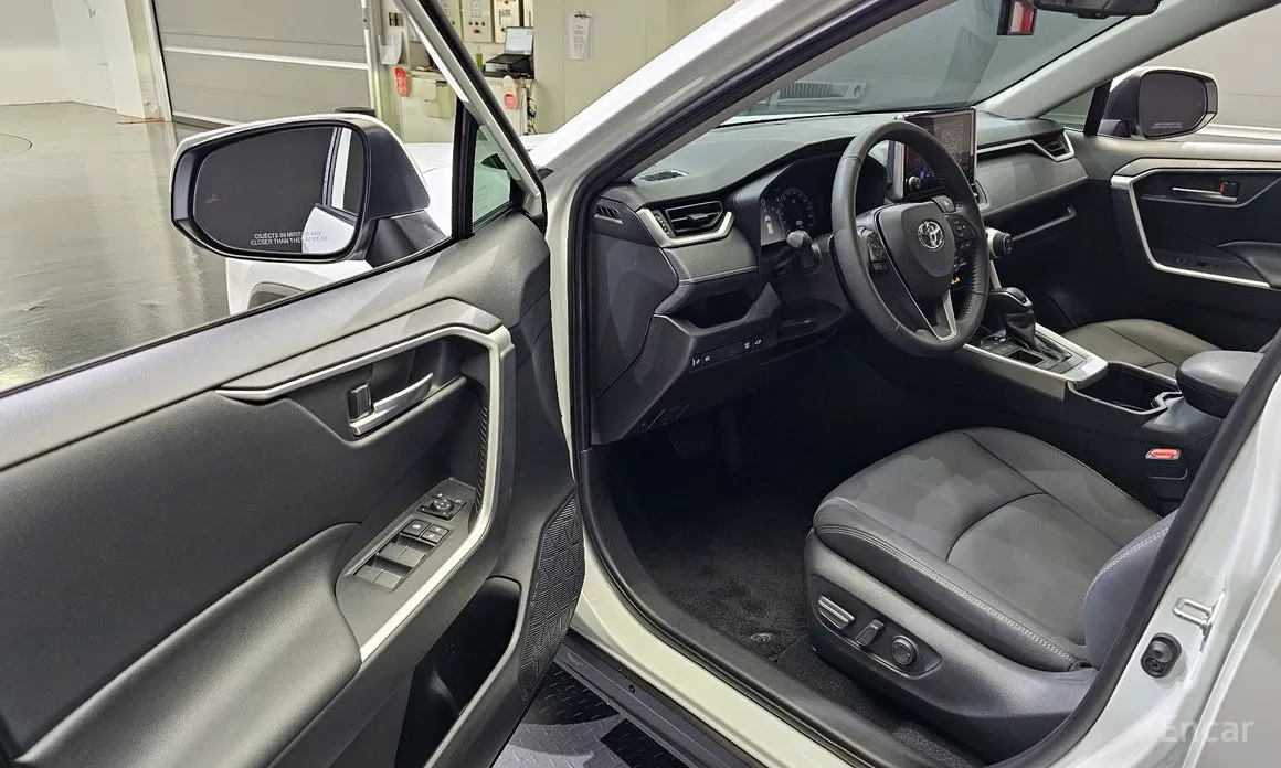 Toyota RAV4 2019 2.5 2WD Hybrid XLE