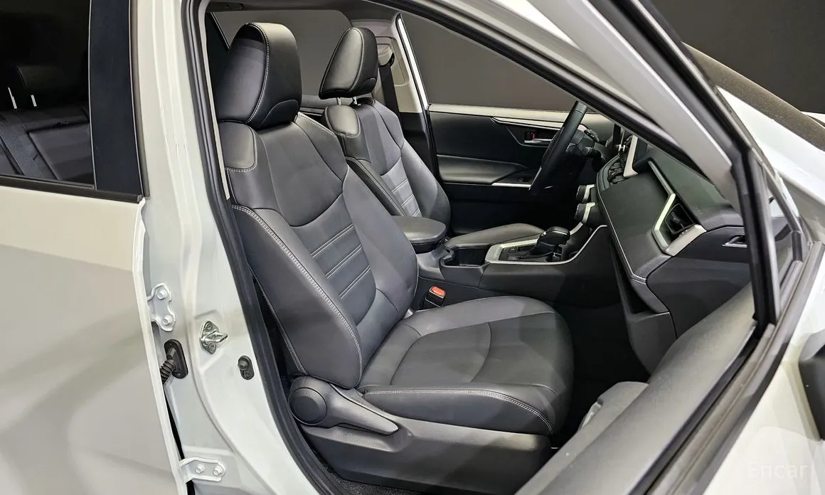 Toyota RAV4 2019 2.5 2WD Hybrid XLE