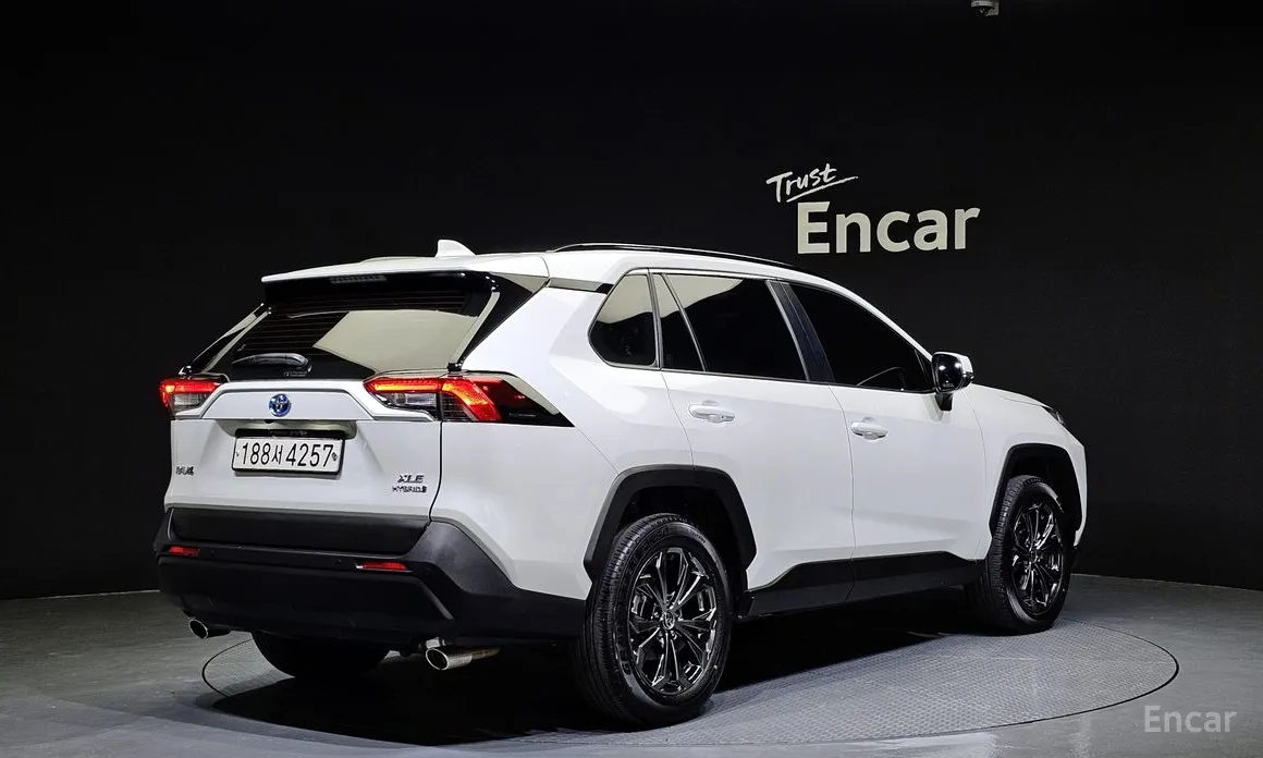 Toyota RAV4 2019 2.5 2WD Hybrid XLE