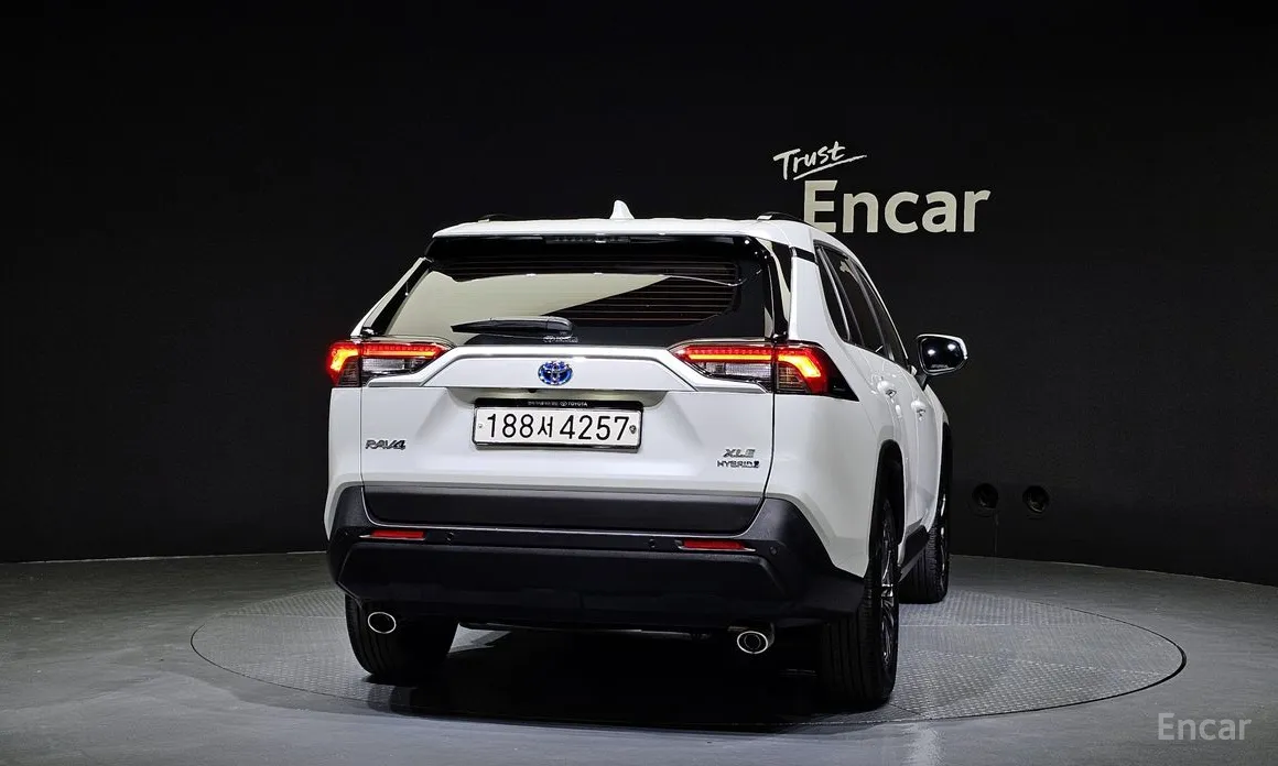 Toyota RAV4 2019 2.5 2WD Hybrid XLE