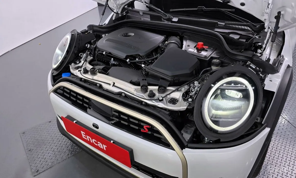 Mini Cooper 2024 5 Door Favoured