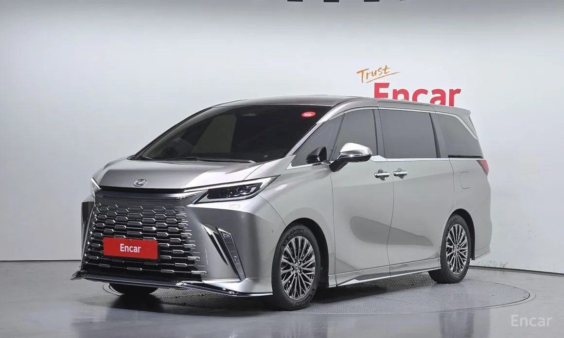 Lexus LM 2024 500h Royal