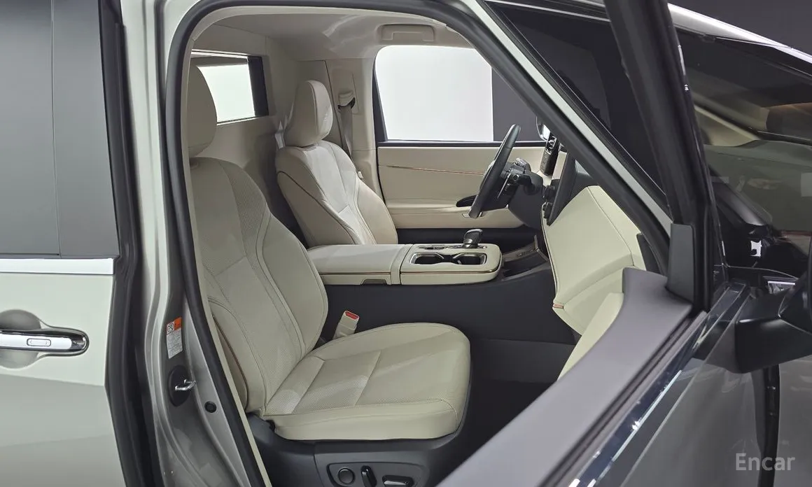 Lexus LM 2024 500h Royal