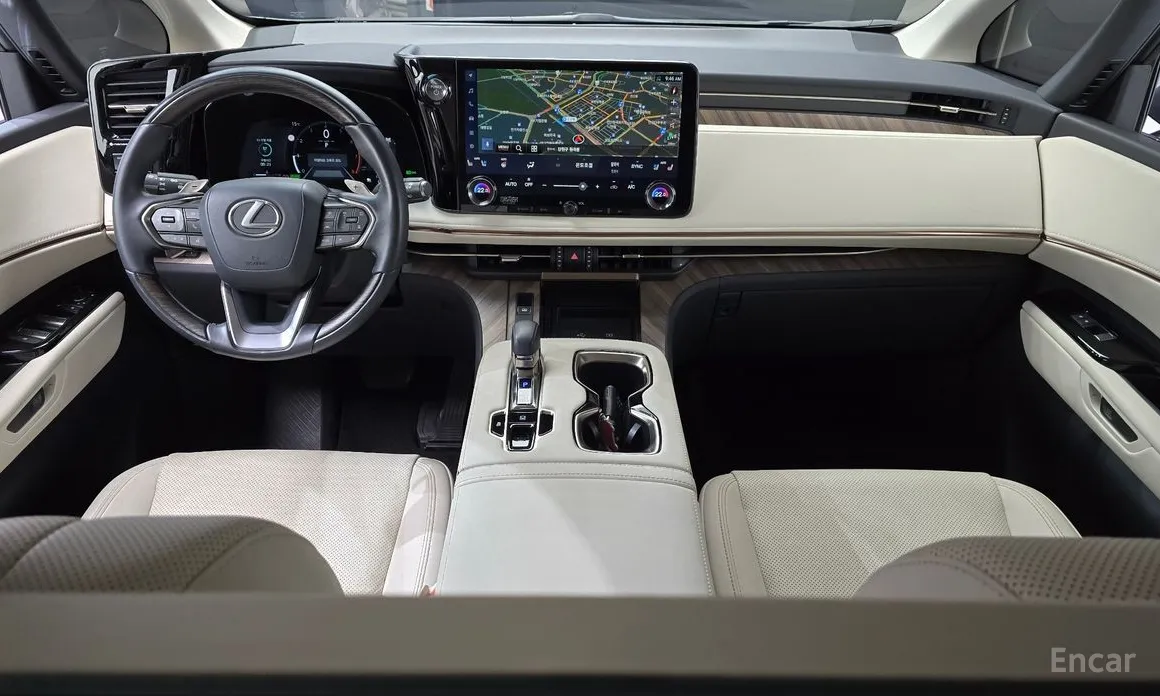 Lexus LM 2024 500h Royal