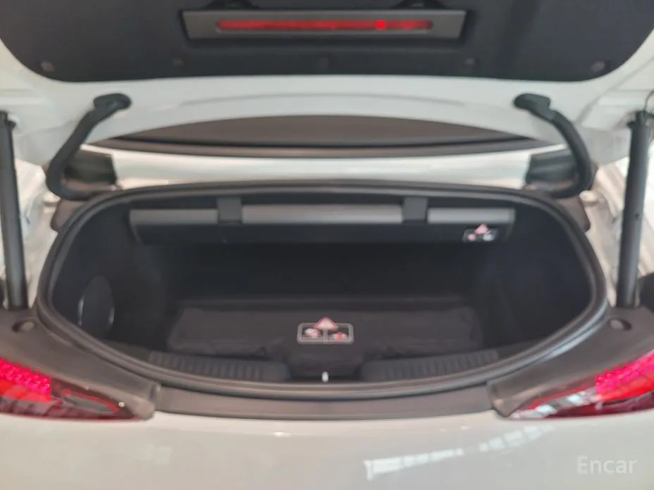 Mercedes-Benz SL-Class 2023 AMG SL63 4MATIC+ Performance