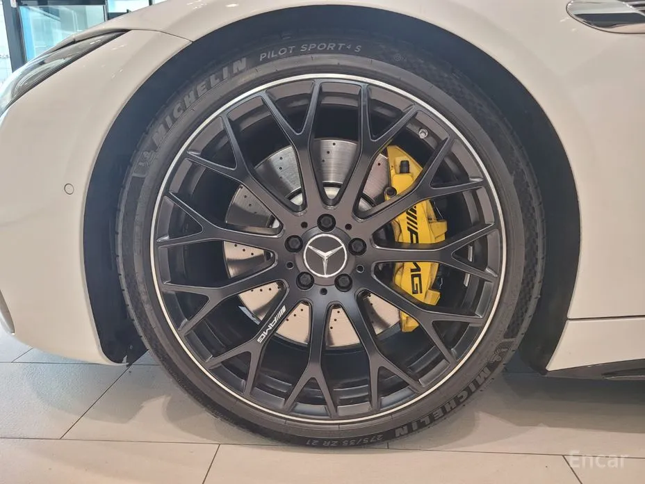 Mercedes-Benz SL-Class 2023 AMG SL63 4MATIC+ Performance