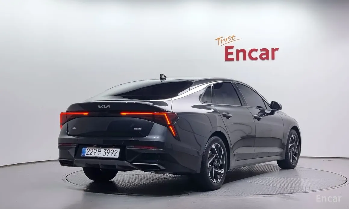 Kia K5 2023 Signature