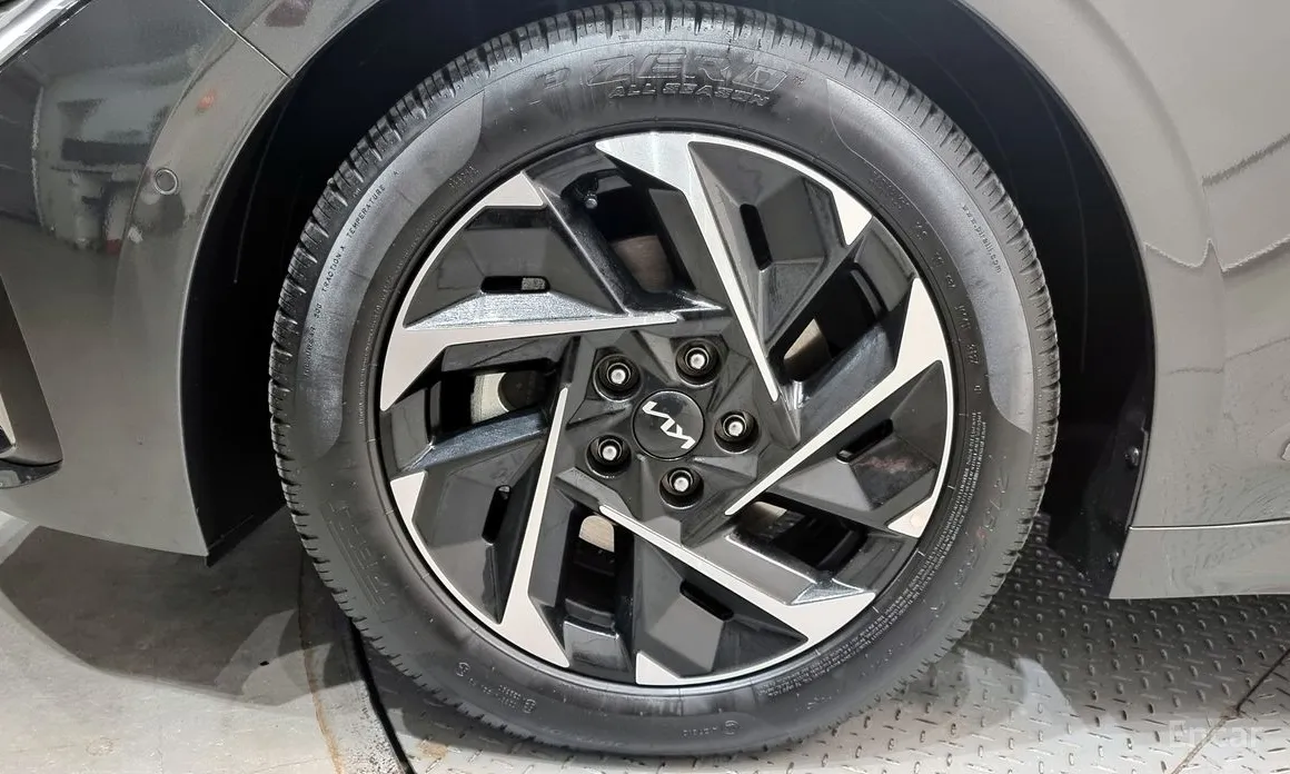 Kia K5 2023 Signature