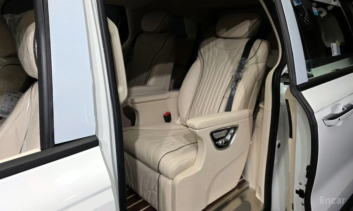 Kia Carnival 2023 HEV 9-Seater Hi-Limousine