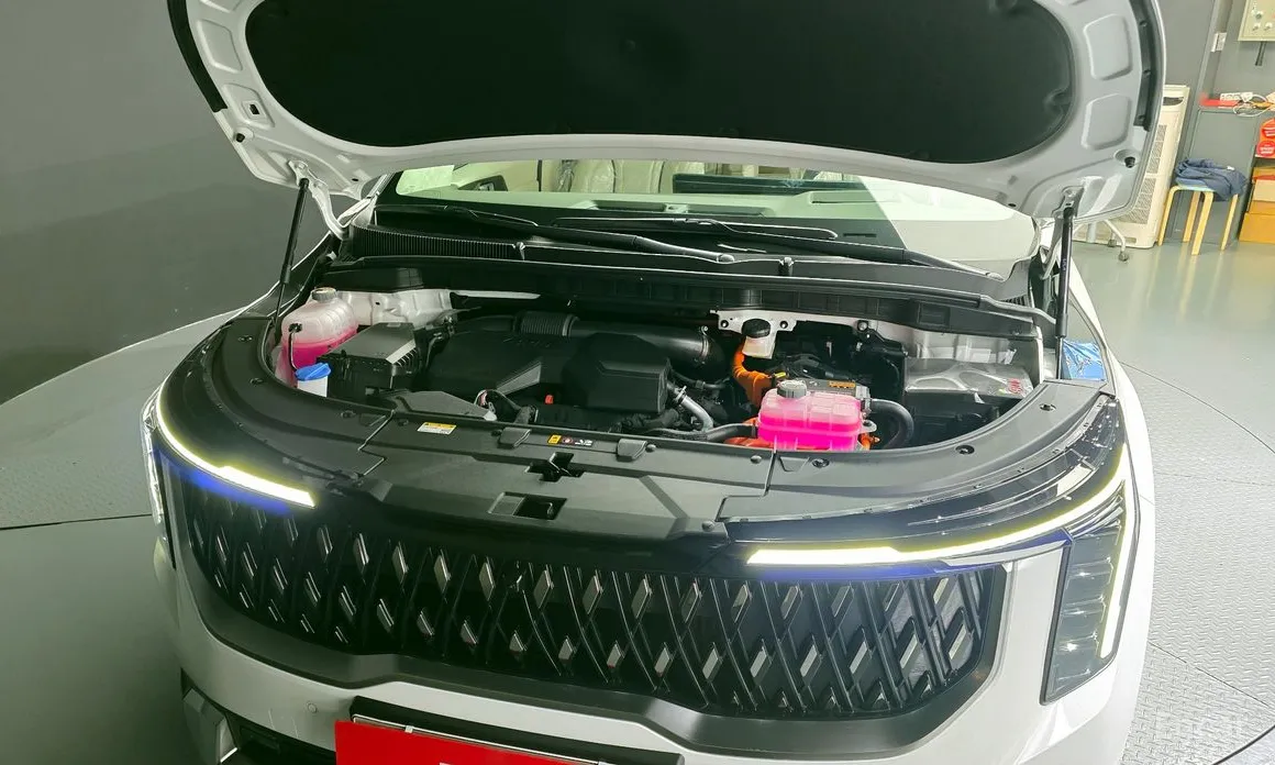 Kia Carnival 2023 HEV 9-Seater Hi-Limousine