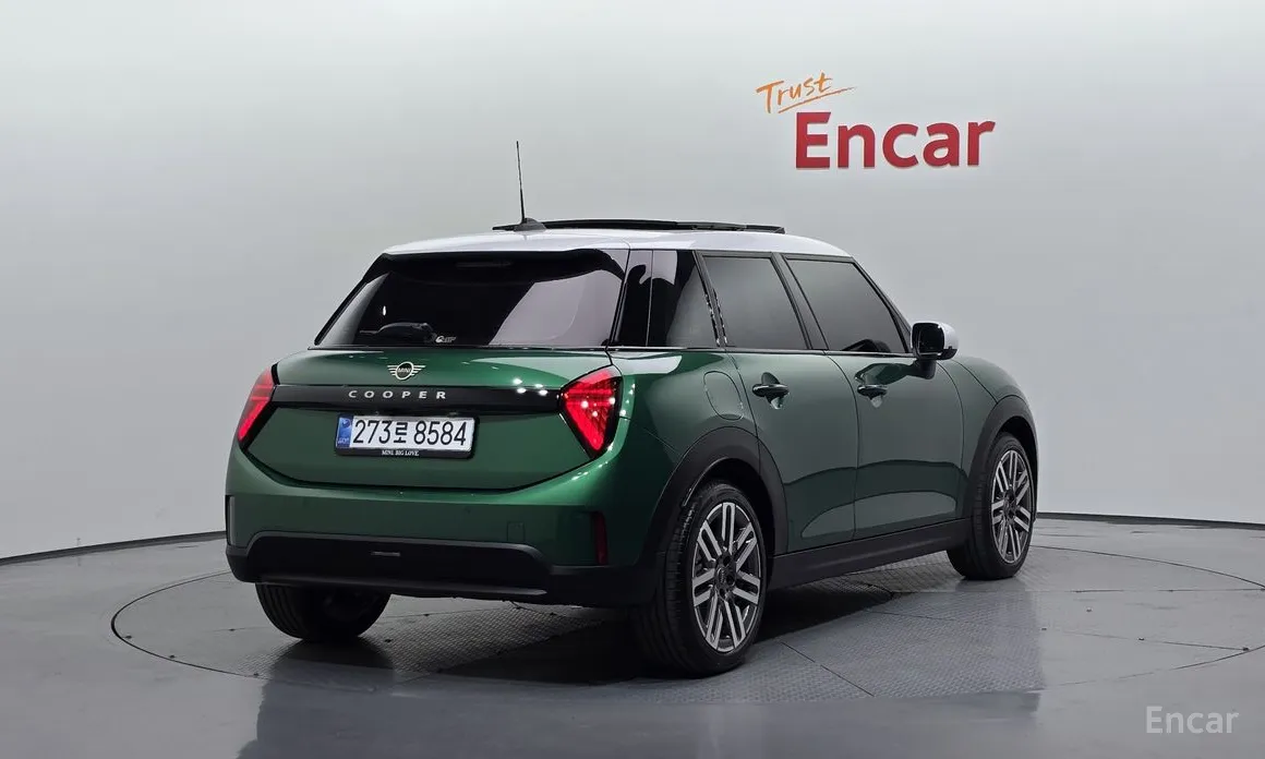 Mini Cooper 2024 5Door Classic