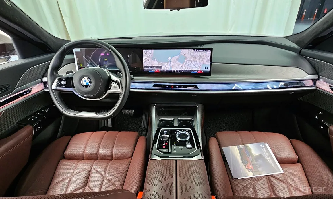 BMW 7 Series 2022 740i sDrive Design Pure Excellence